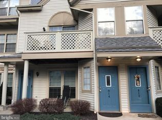 814 Foxmeadow Dr, Royersford, PA 19468