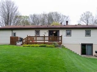 1098 Carberry Rd, Niles, MI 49120