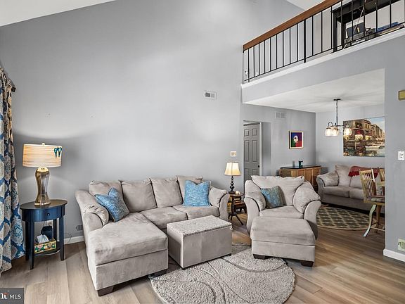 5th image of 282 Everly Ct