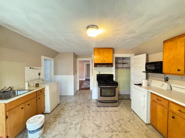 138 Lowell St, Somerville, MA