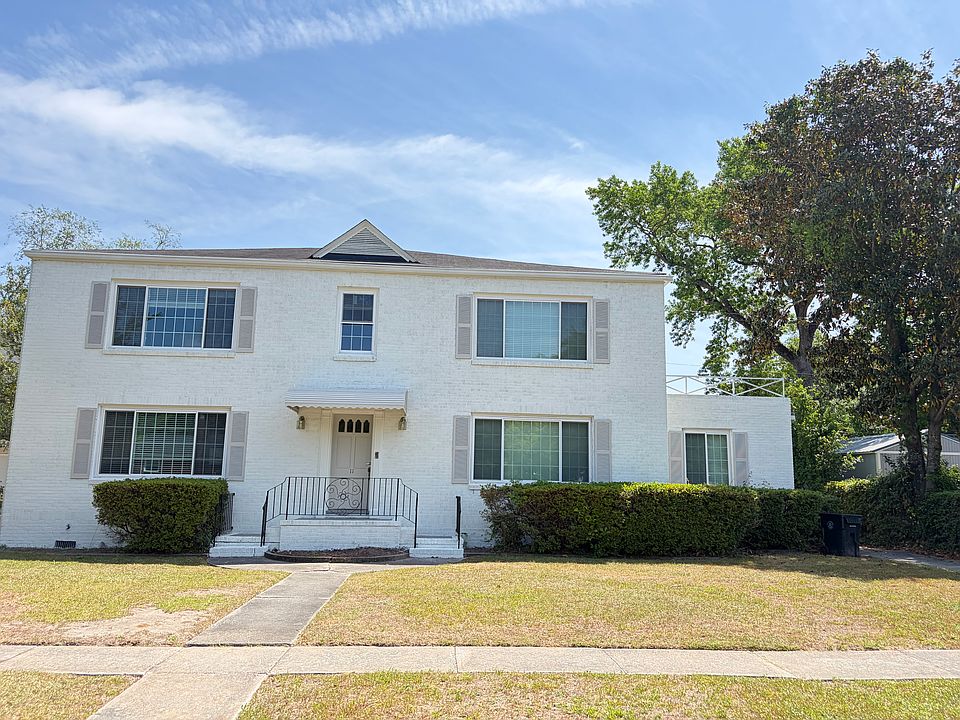 1st image of 11 Moore Dr APT C