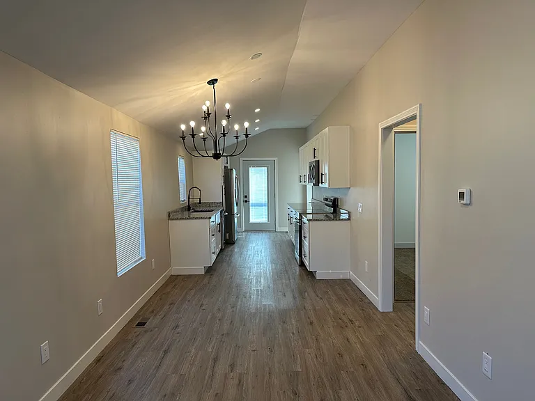 939 Albany St — Photo 2