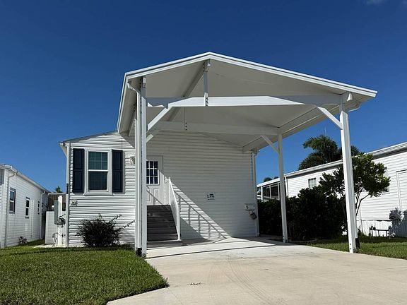 2nd image of 318 Pier C