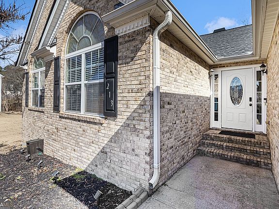 4th image of 213 Overlook Ct
