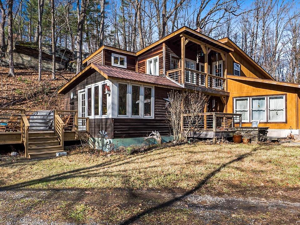 1st image of 70 Parnassus Ln