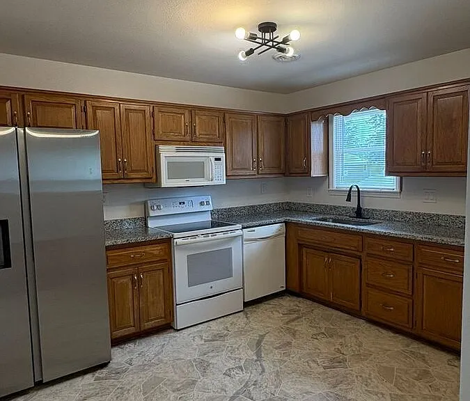 317 Woods Ave — Photo 6