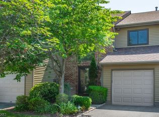 91 Castle Ridge Dr, East Hanover, NJ 07936