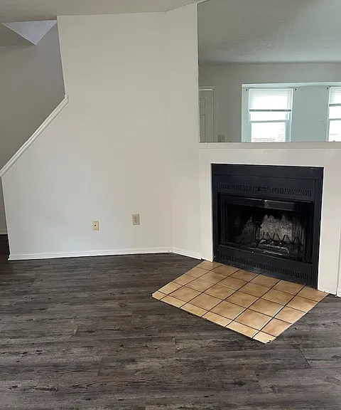 950 Cross Country Dr W — Photo 5