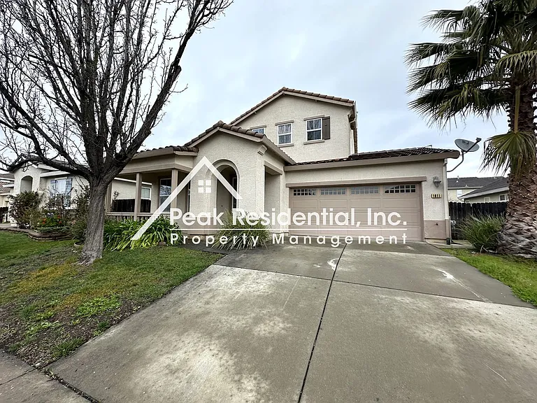 1811 Waterfall Dr — Photo 2