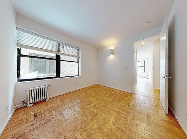 254 Seaman Avenue image 6 of 9