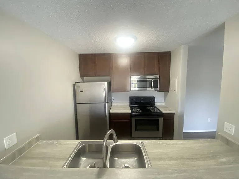 Lexington Hills Apartments — Photo 80