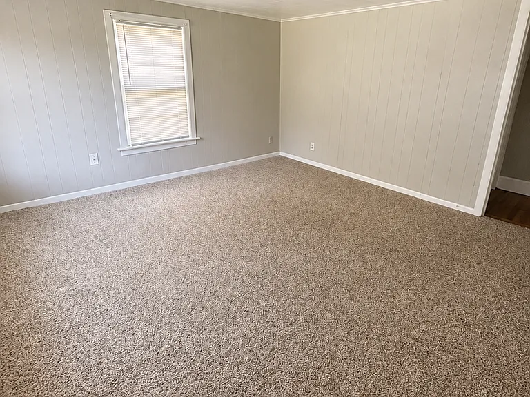 221 Neal St — Photo 5