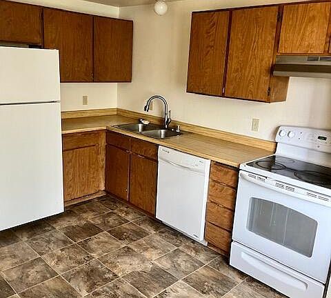 5th image of 378 W Minor St