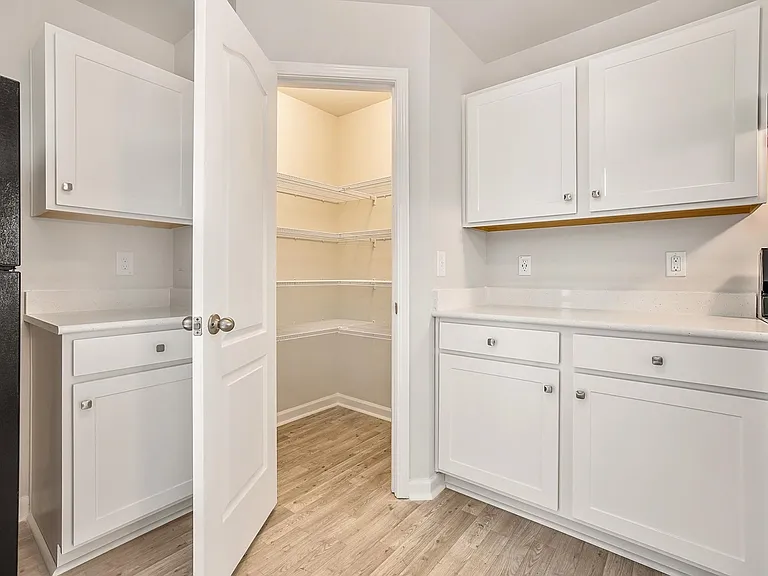 816 Conductor Ct — Photo 10