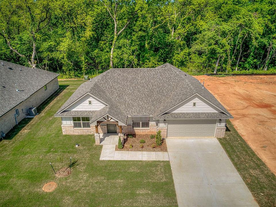 1st image of 120 Mountain Laurel Way