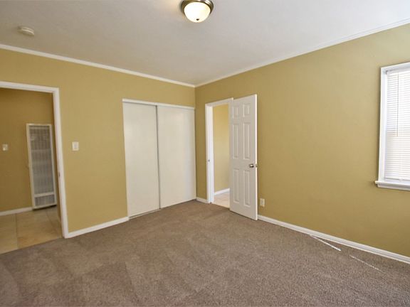 4th image of 1318 W 81st St