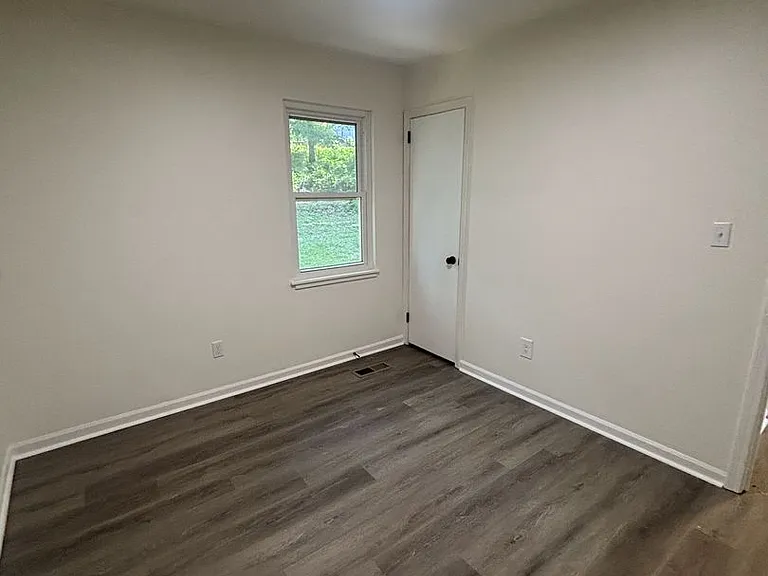 2535 Martin Cir — Photo 20