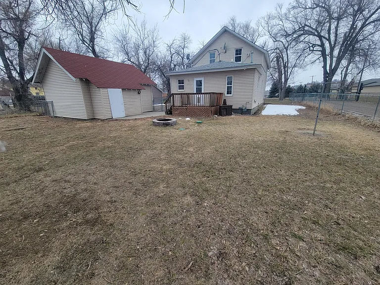 1071 Lincoln Ln — Photo 10