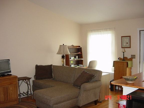 3rd image of 537 Yale Ln #537