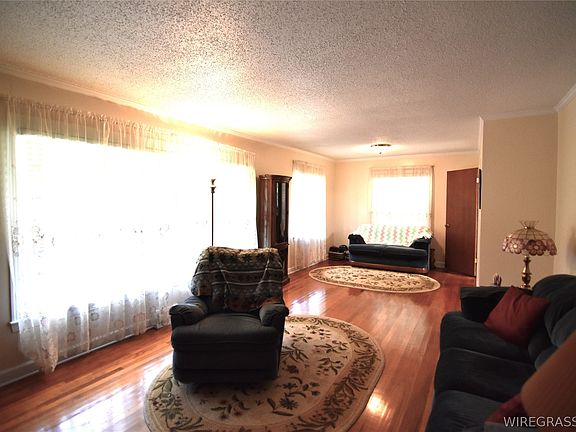 4th image of 203 Griffin St
