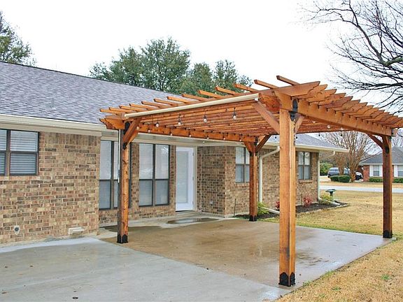 5th image of 2901 Pecan Dr