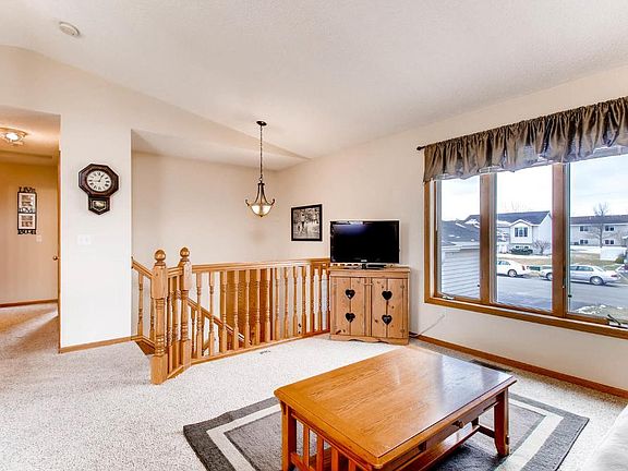 3rd image of 453 Braeburn Dr