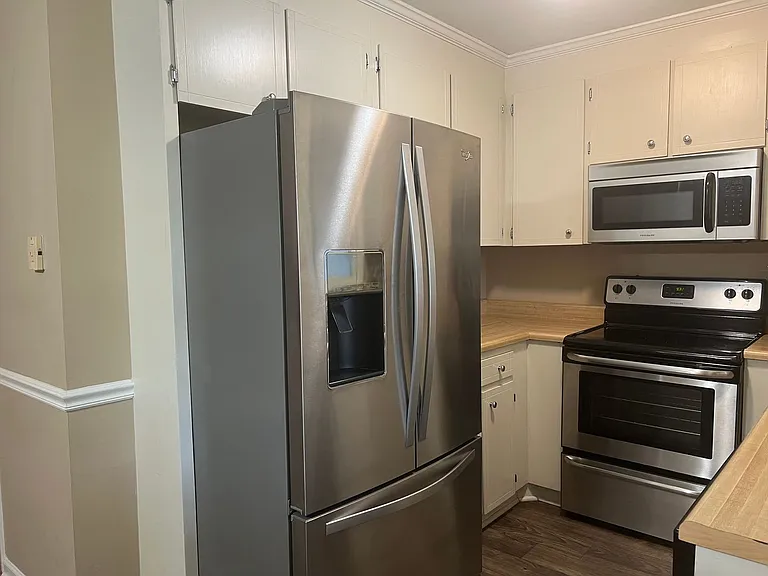 137 N Springs Ct — Photo 10