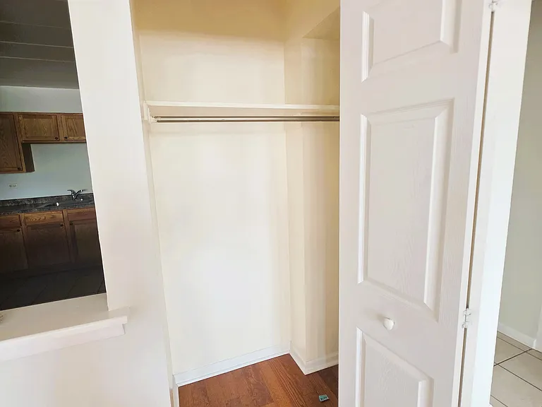 6821 N Sheridan Road — Photo 16