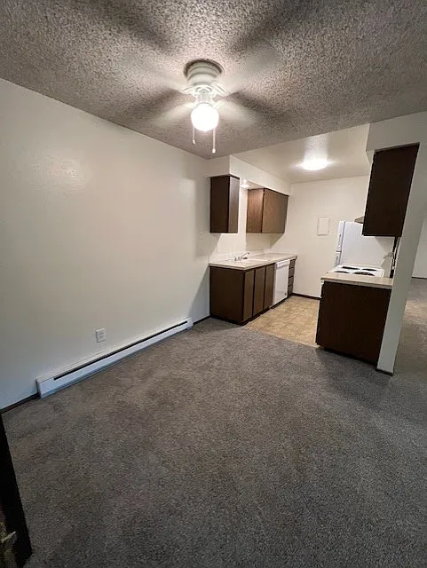 418 E Hawthorne Rd — Photo 1