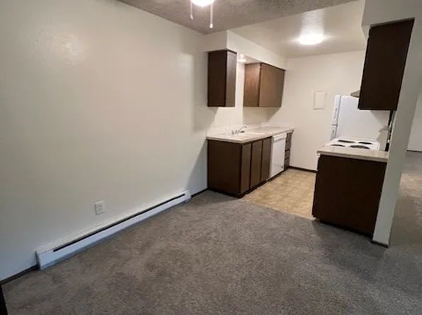 551 E Hawthorne Rd #28, Spokane, WA 99218