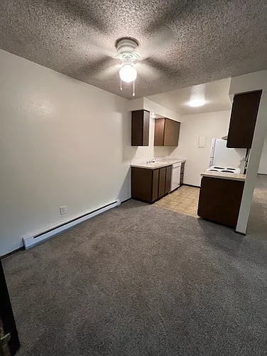 551 E Hawthorne Rd #28 Photo 1