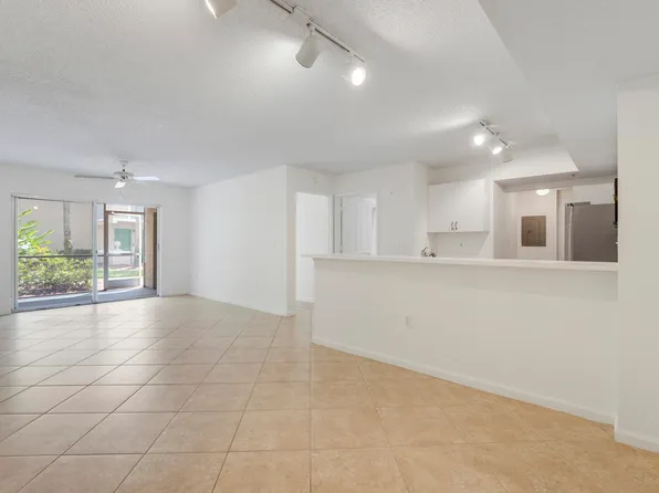 278 VILLAGE Boulevard #8106, Tequesta, FL 33469
