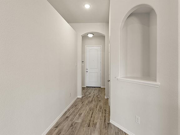 2nd image of 9908 Ginkgo Ln