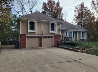 1212 S Lennox Dr, Olathe, KS 66062