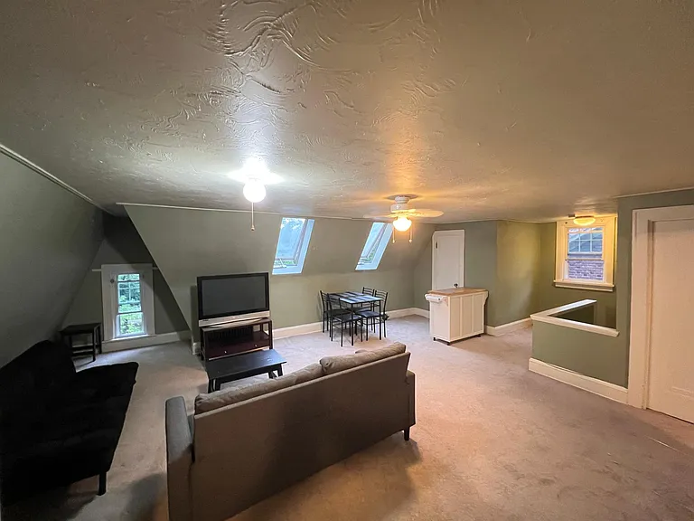 2549 Edgehill Rd — Photo 11