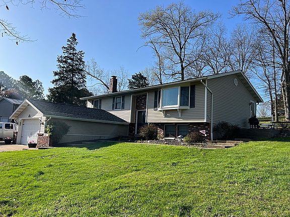 2nd image of 13625 Lakewood Dr