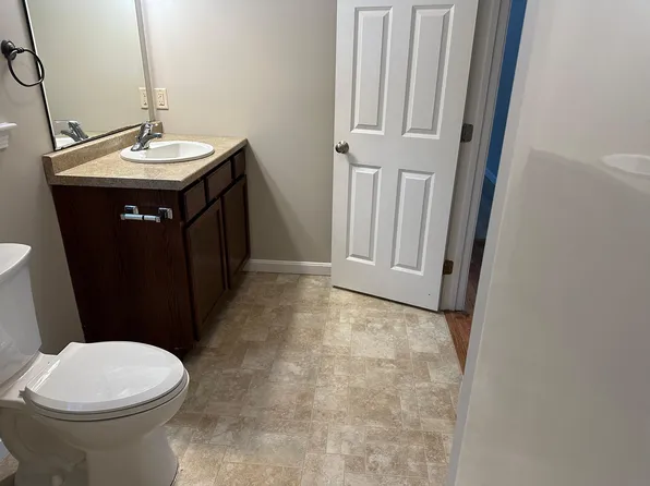 16 Corn Swamp Rd, York, ME 03909