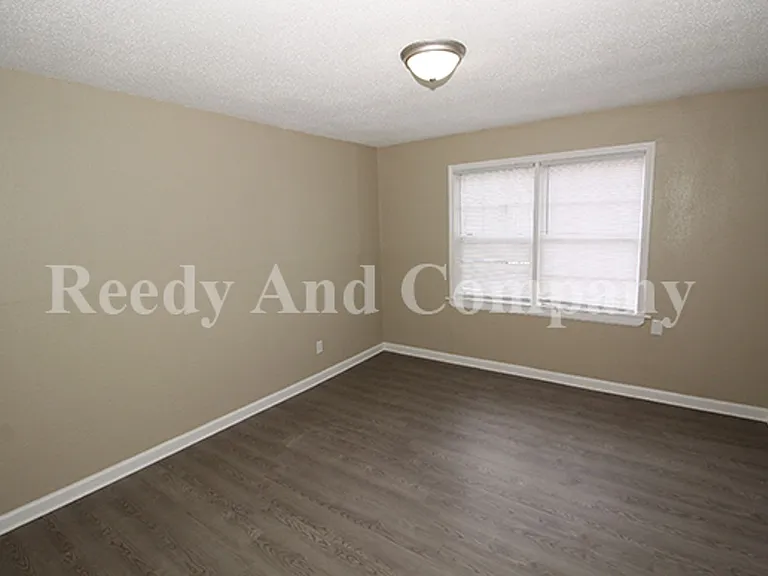 91 Eastview Dr — Photo 8