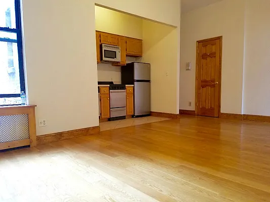 Rented by Mdrn Residential | media 17