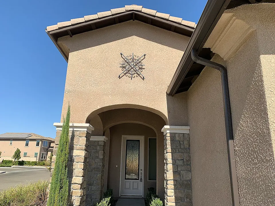 1836 E Bella Rosa Ave