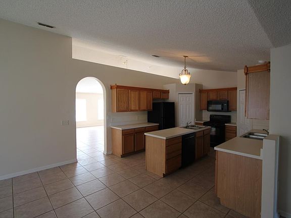3rd image of 9 Andora Ct