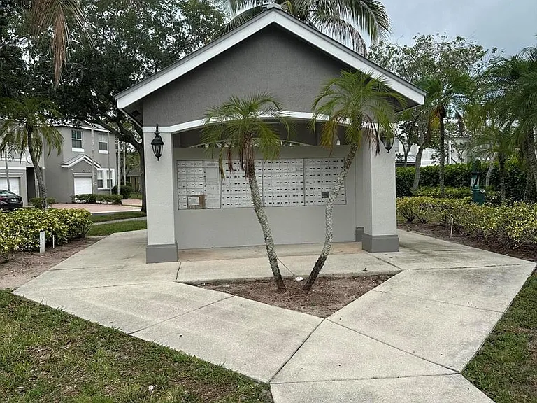 1121 Shoma Dr — Photo 22