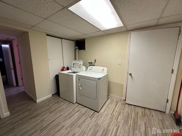 78 Wood Ave, Iselin, NJ 08830