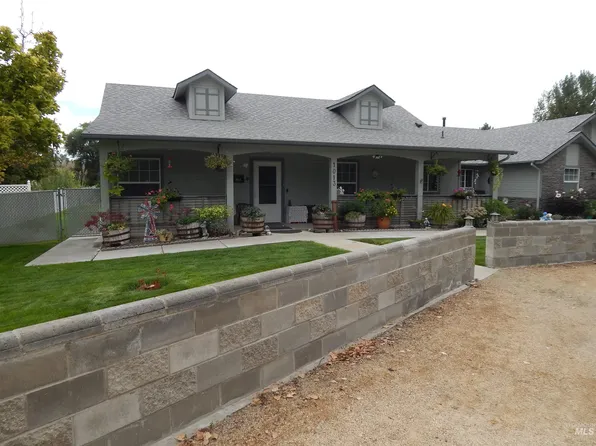 1013 Meadowbrook Ln, Nampa, ID 83686