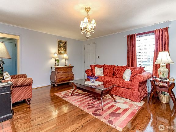 5th image of 1237 S Ridgewood Avenue