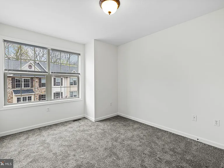 22 Shady Tree Ct — Photo 18