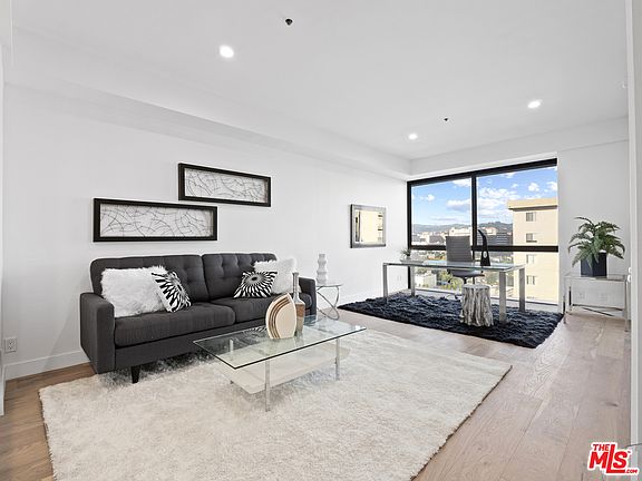 4th image of 10750 Wilshire Blvd APT 1002