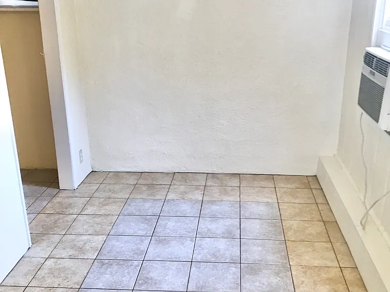 1448 E Olive Ave — Photo 2