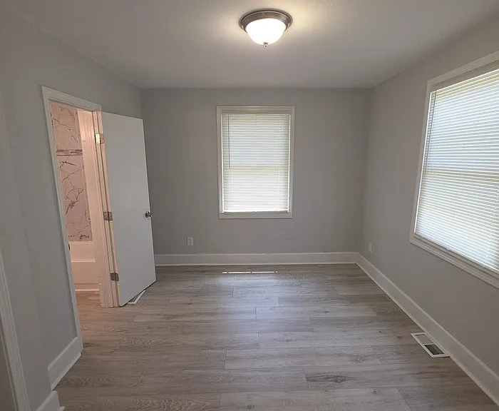 1332 S Pleasant St — Photo 11