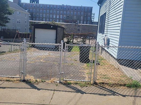 4th image of 90 Tremont St